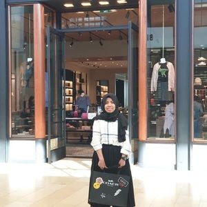 Meet your Posher, Ani